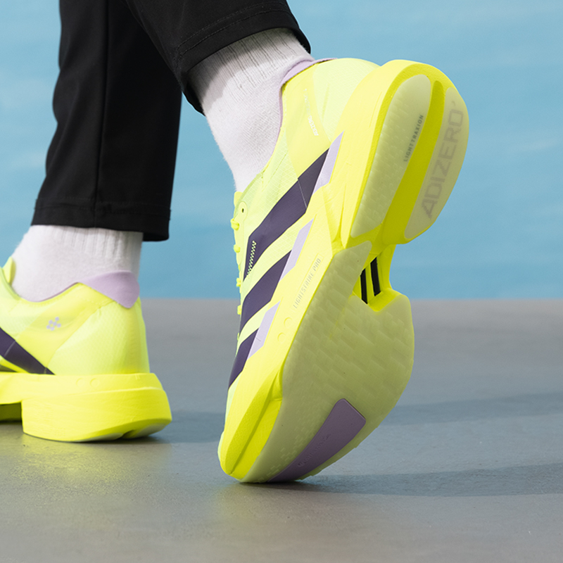 Scarpe da uomo Adidas, modello - Lightweight Road Running Shoes recensione e prezzo