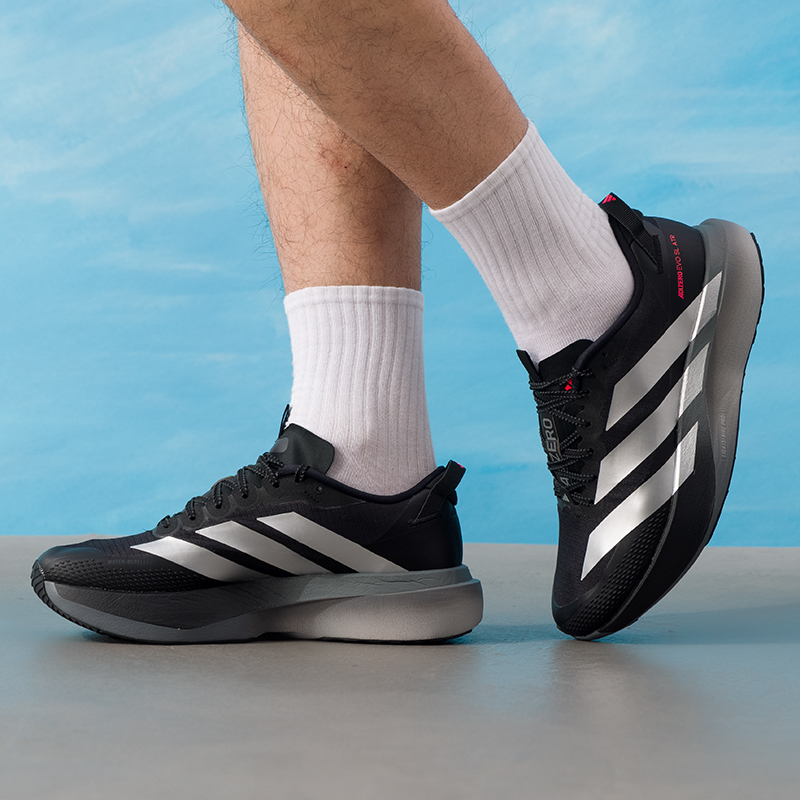 Scarpe da uomo Adidas, modello - Lightweight Road Running Shoes recensione e prezzo